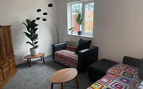 Cosy Bungalow In A Handy Location